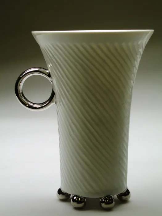 Studio Porcelain — Vladimír Groh & Yasuyo Nishida — Galerie Zlaté rybky - Ceramic Studio