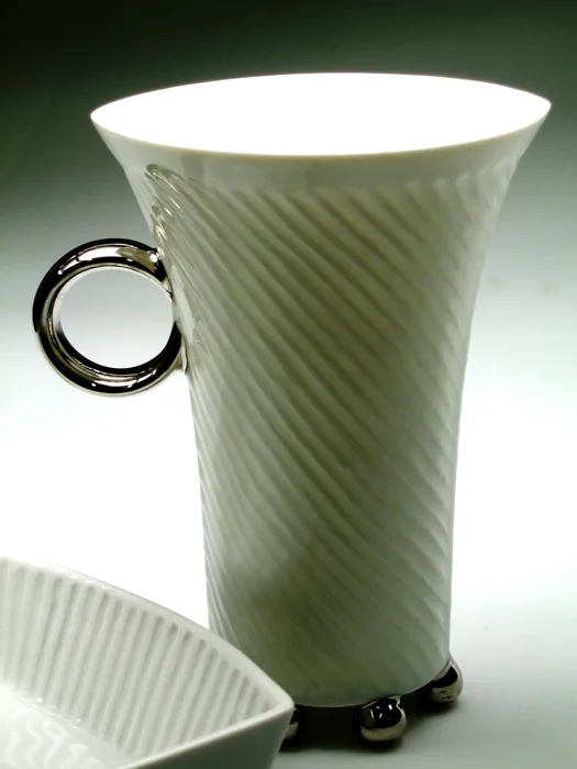 Studio Porcelain — Vladimír Groh & Yasuyo Nishida — Galerie Zlaté rybky - Ceramic Studio
